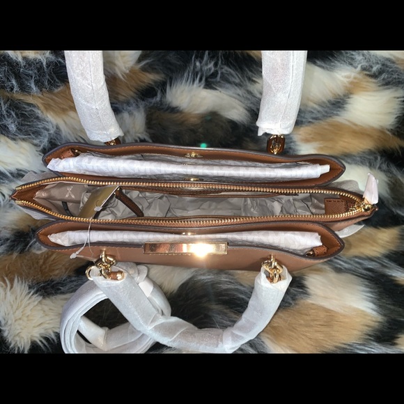 Michael Kors camel brn leather handbag with strap - Picture 4 of 7